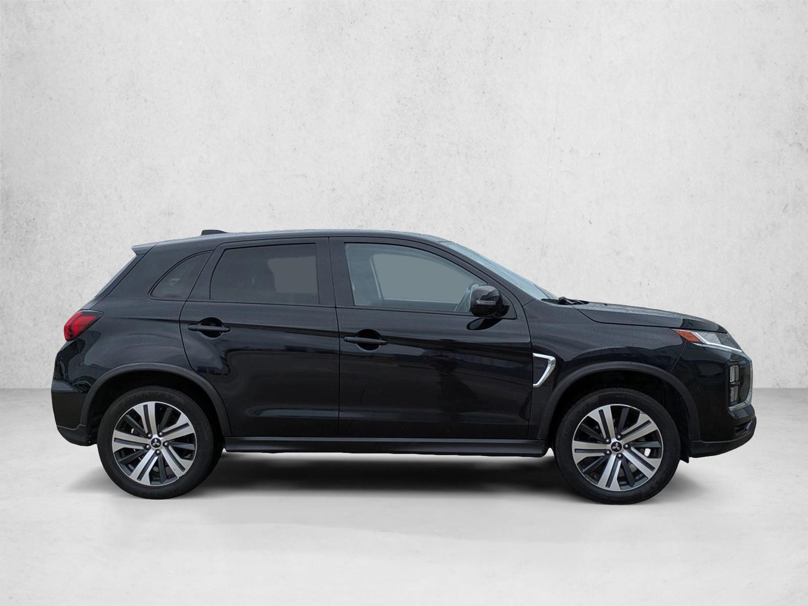 2021 Mitsubishi Outlander Sport LE photo 3