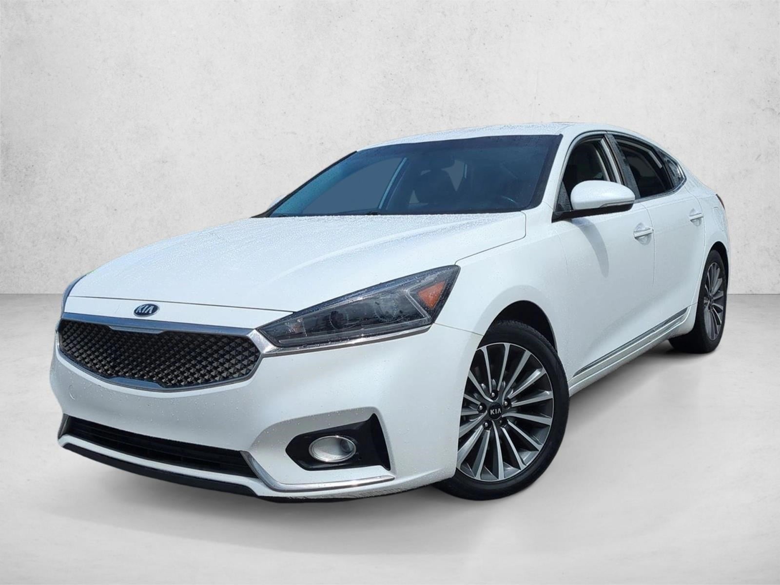 2019 Kia Cadenza Premium's photo