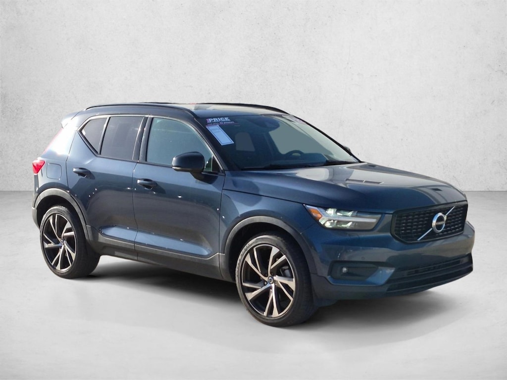Used 2022 Volvo XC40 T5 AWD R-Design SUV