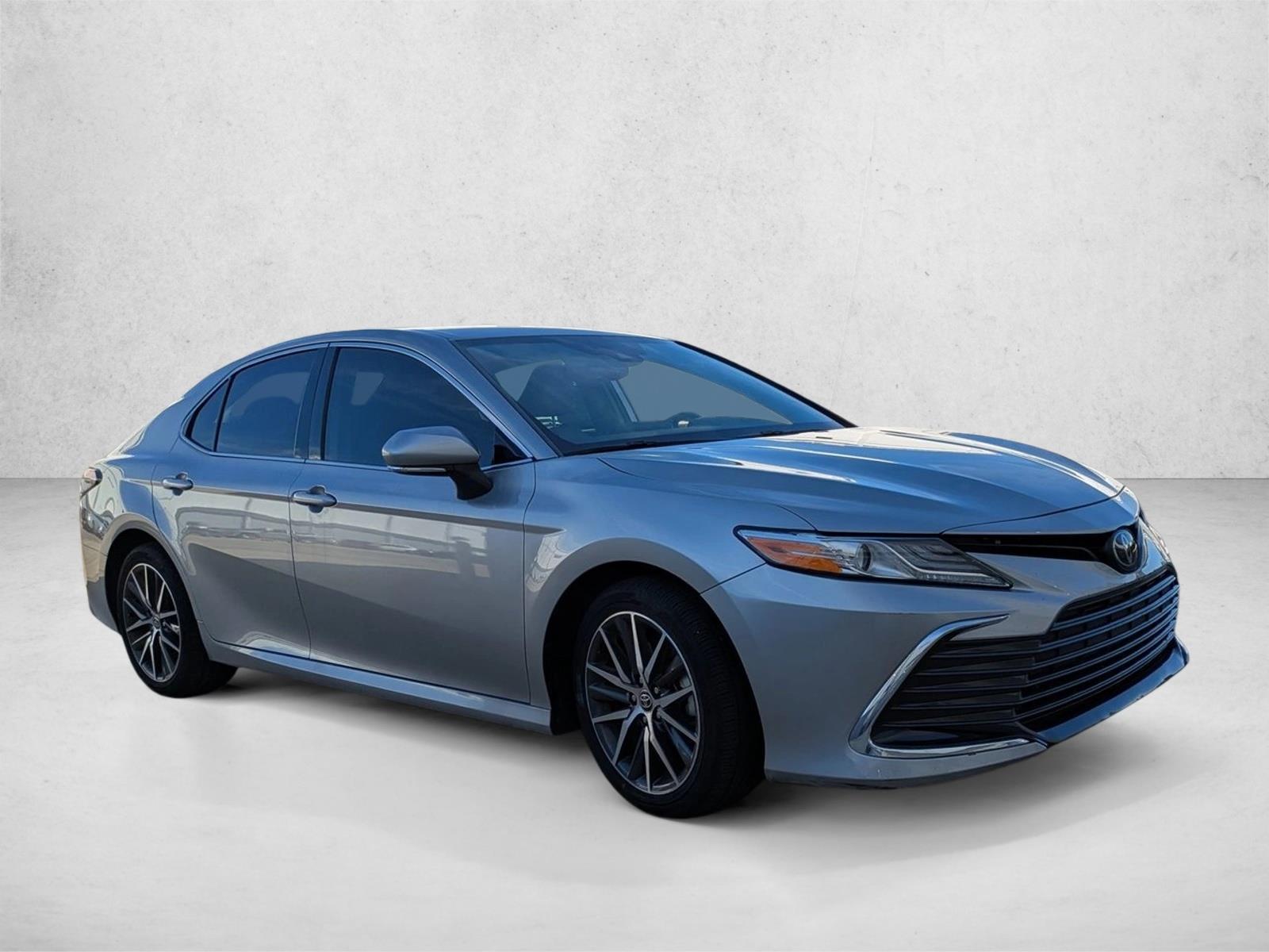 2023 Toyota Camry XLE photo 3