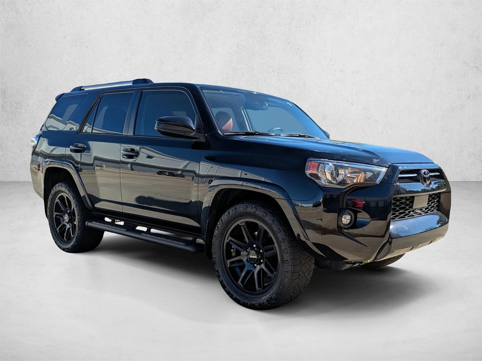 2022 Toyota 4Runner SR5 photo 3