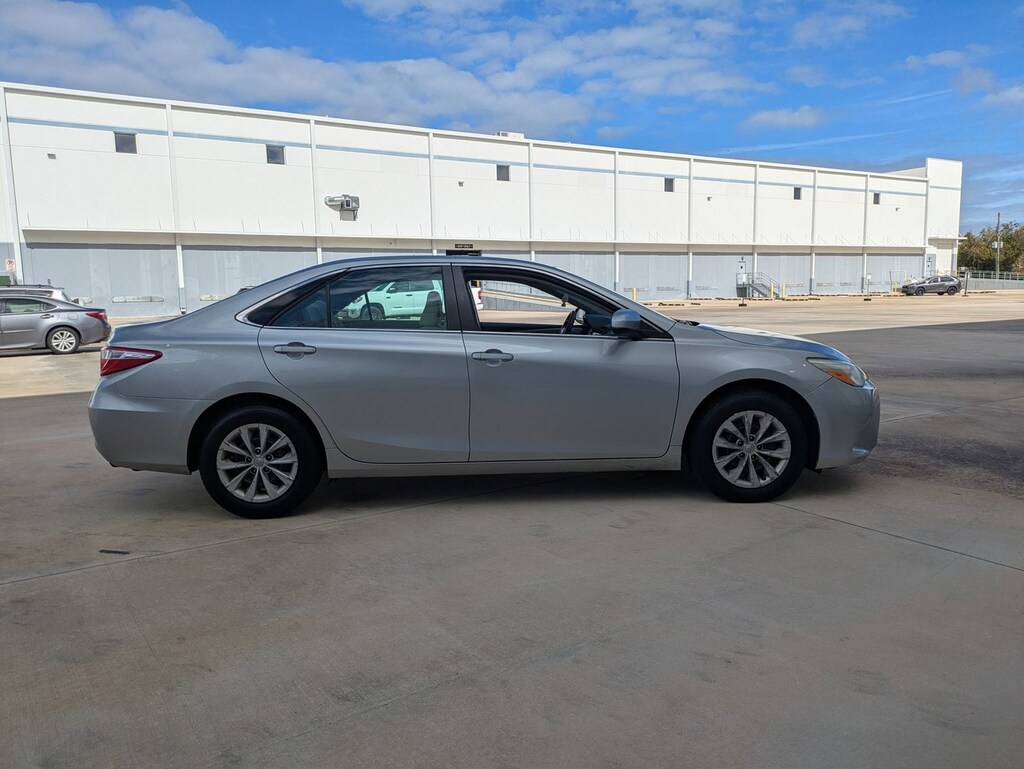 Used 2017 Toyota Camry LE Sedan