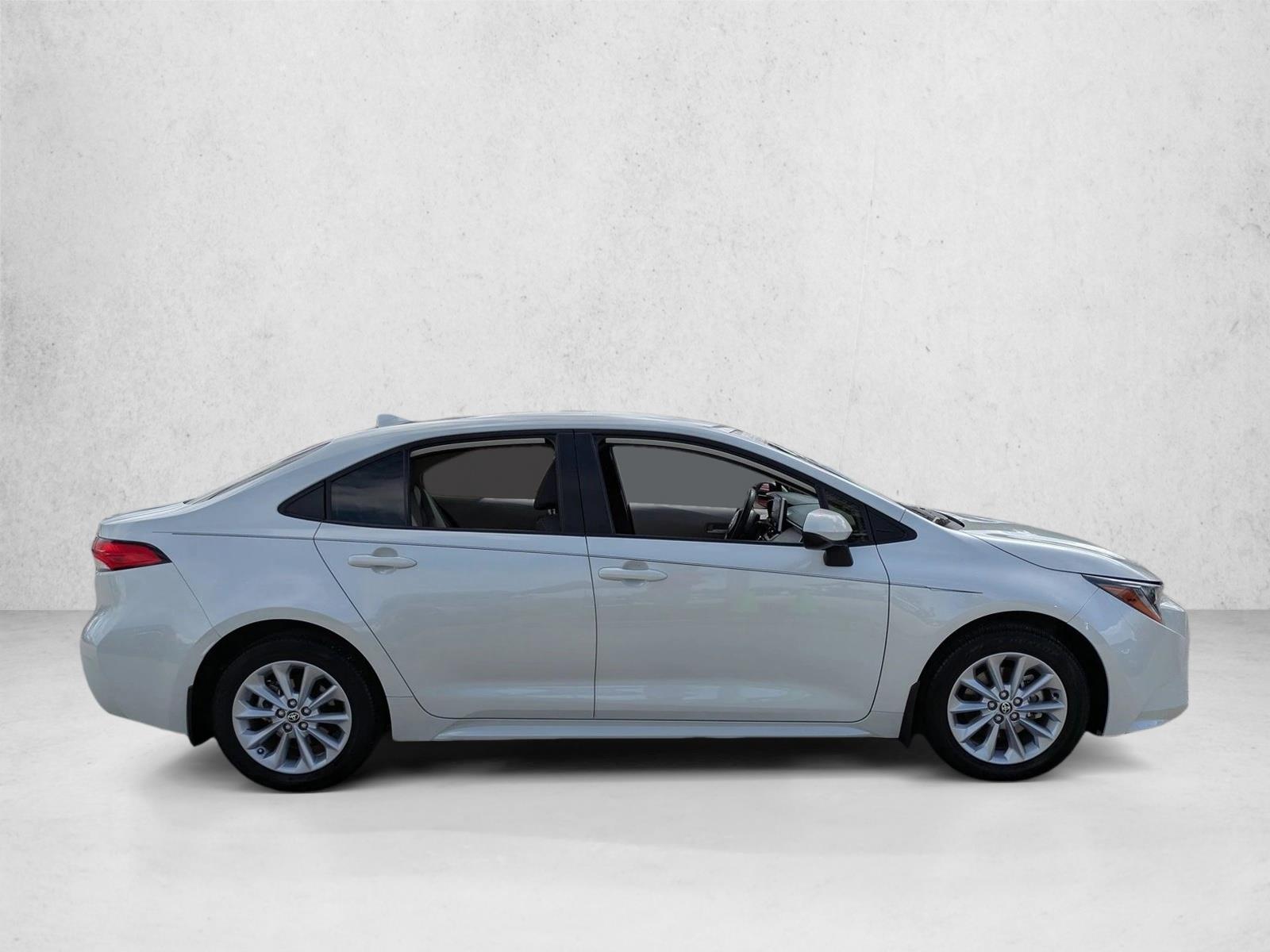 2021 Toyota Corolla LE Premium photo 4