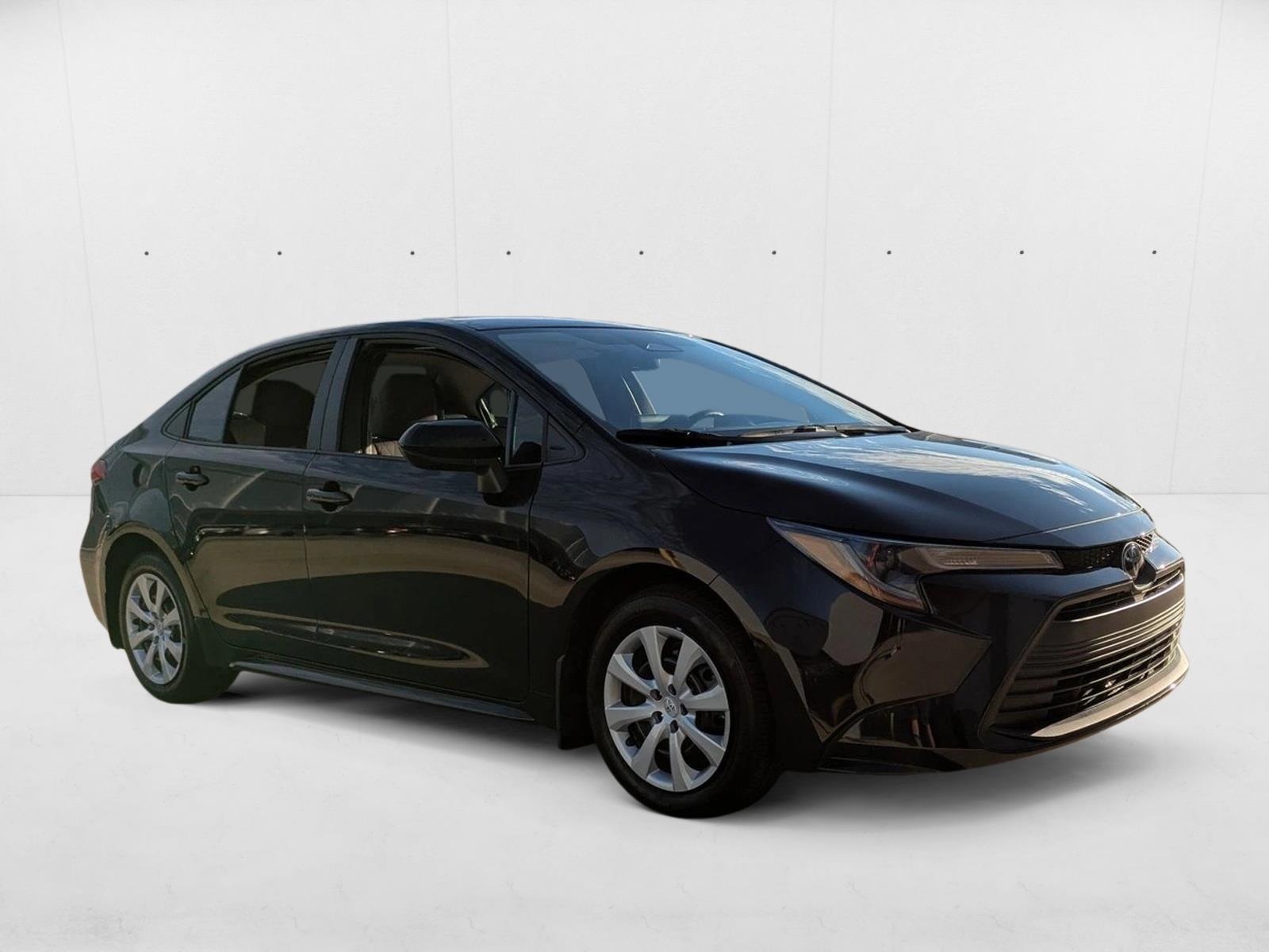 2025 Toyota Corolla LE photo 3