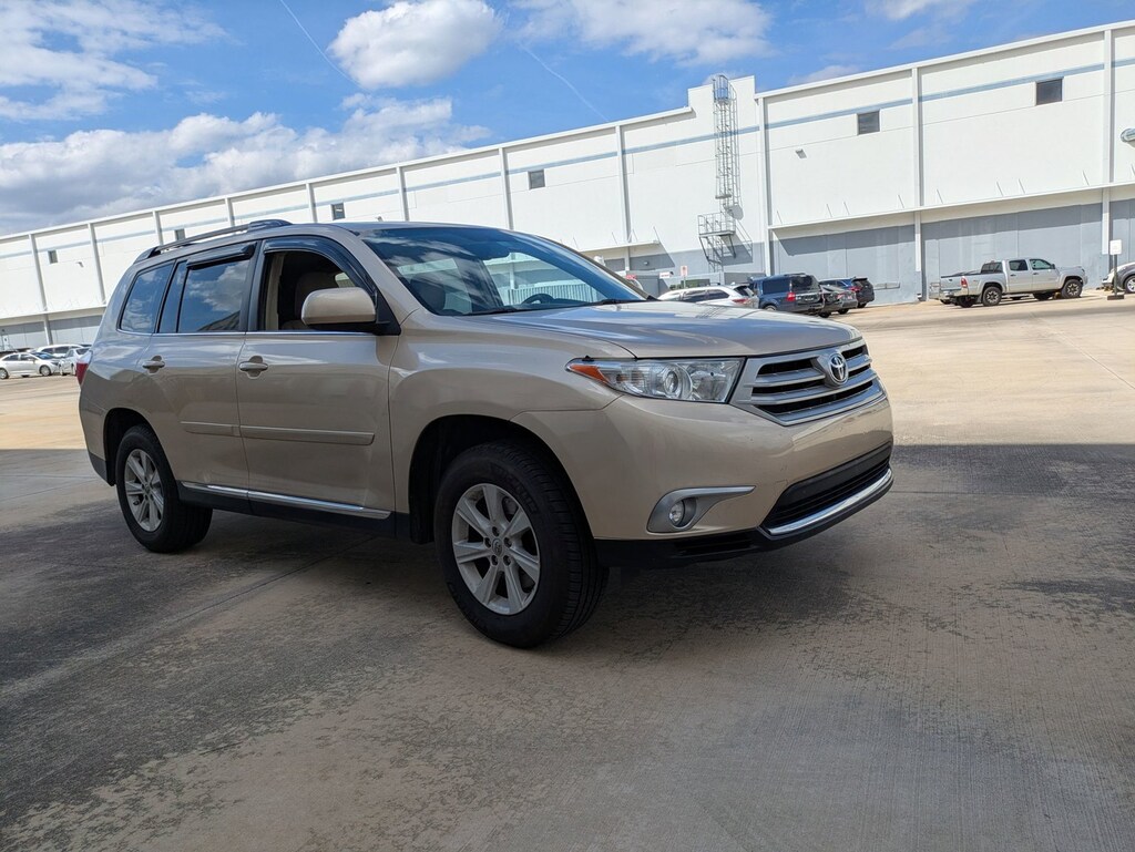 Used 2013 Toyota Highlander Plus V6 SUV