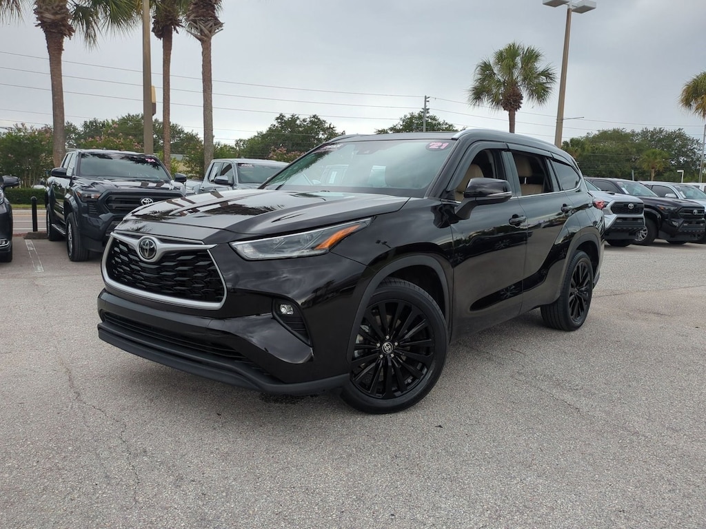 Used 2021 Toyota Highlander XLE SUV