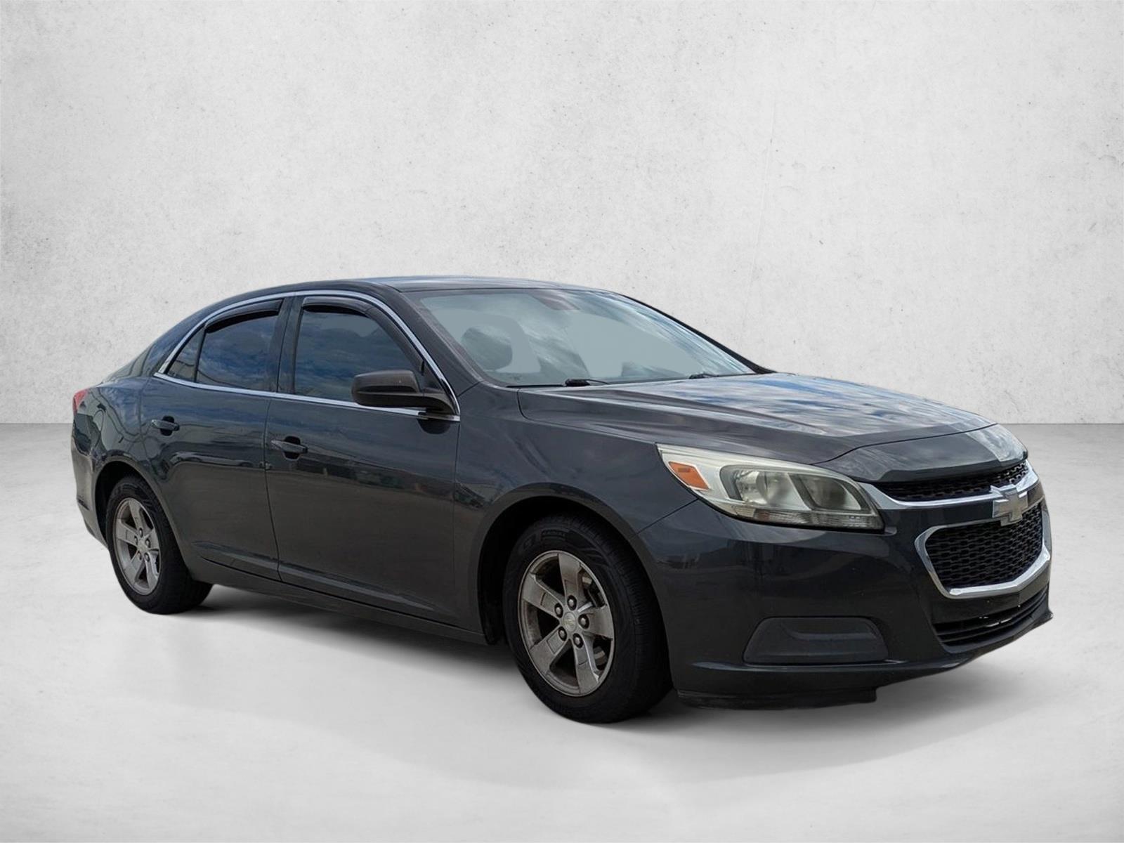 2015 Chevrolet Malibu LS photo 2