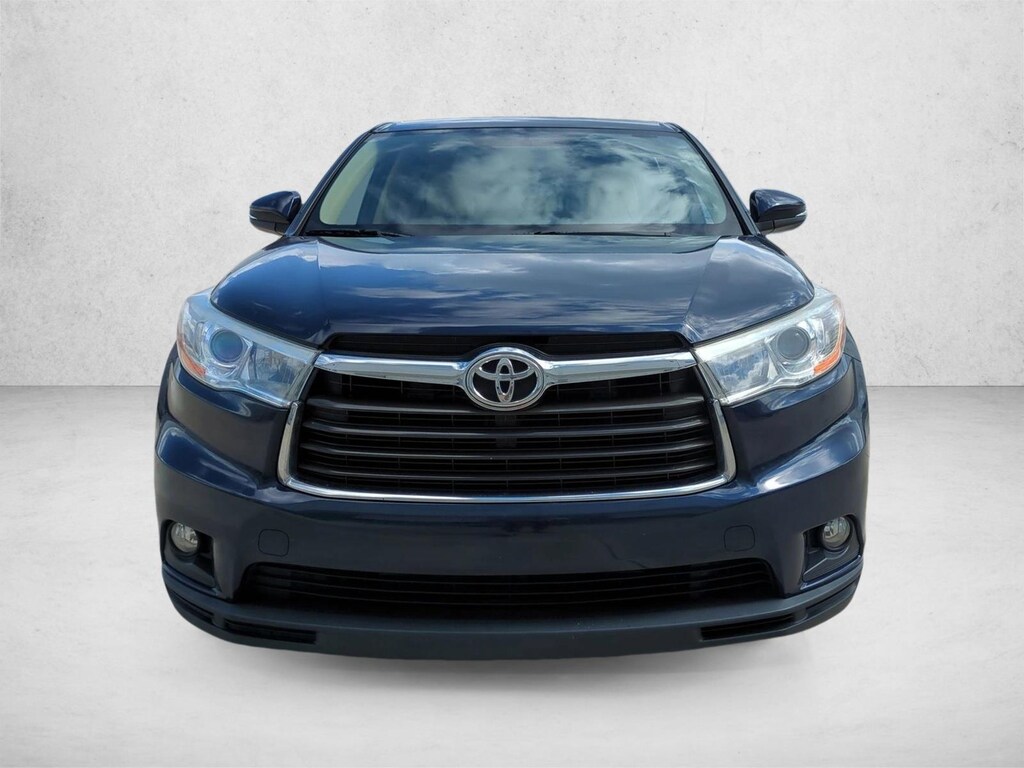 Used 2014 Toyota Highlander LE Plus V6 SUV