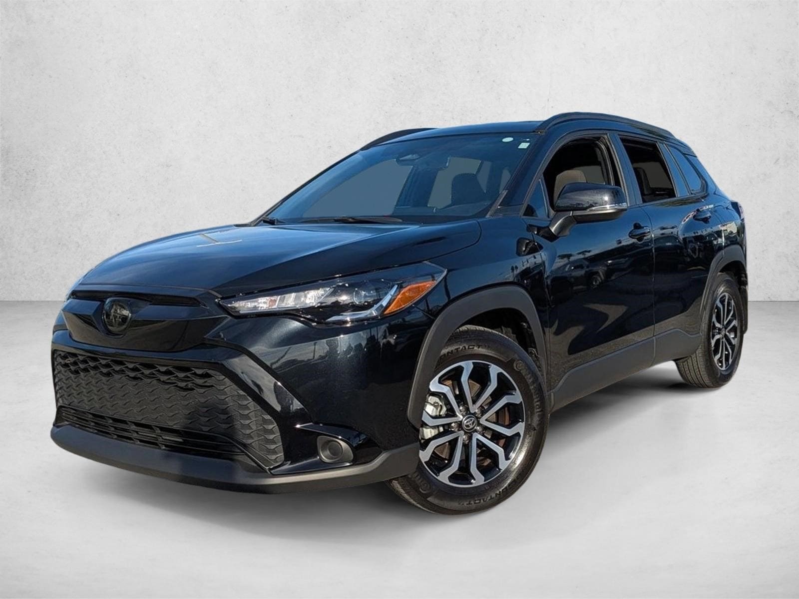 2025 Toyota Corolla Cross SE's photo