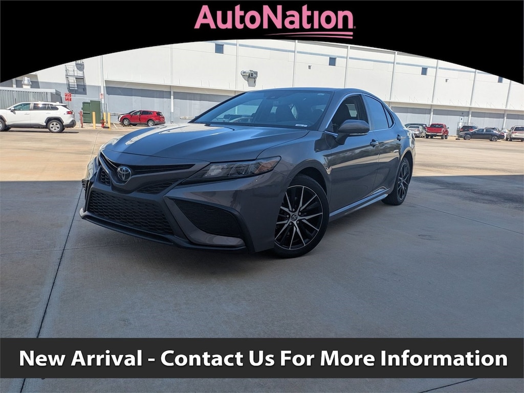 Used 2023 Toyota Camry SE Sedan