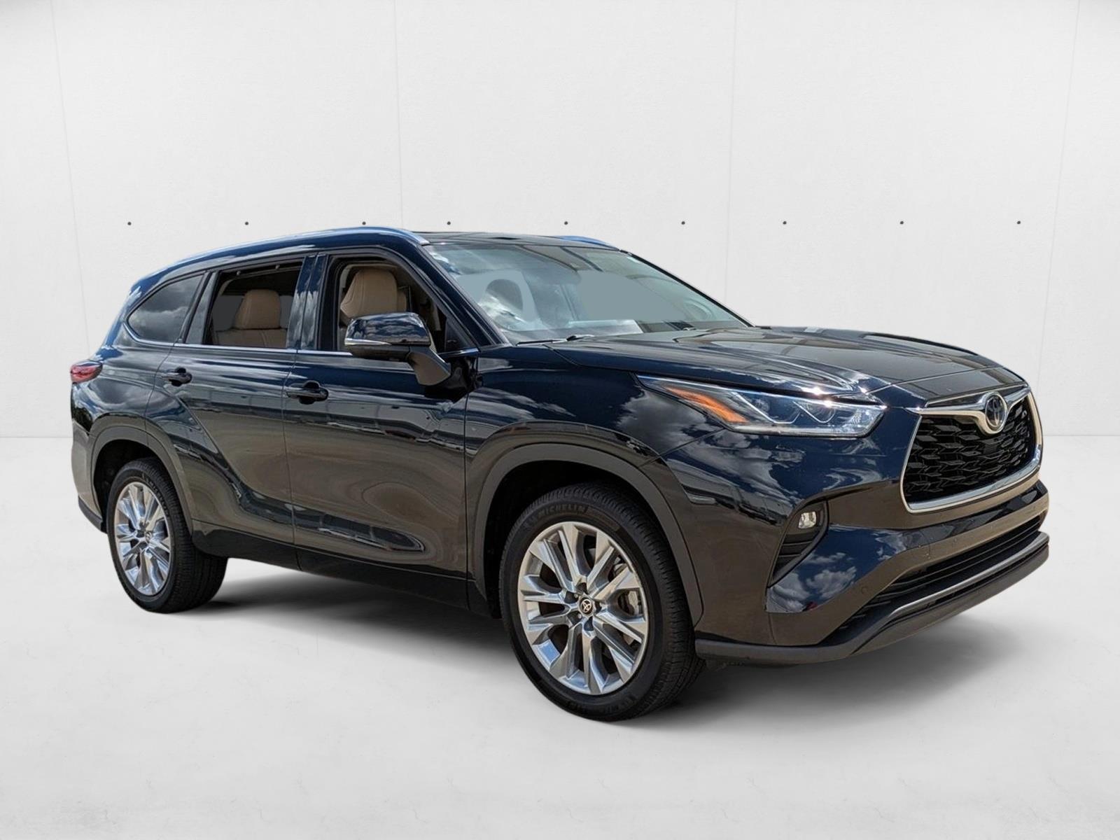 2020 Toyota Highlander Limited photo 3
