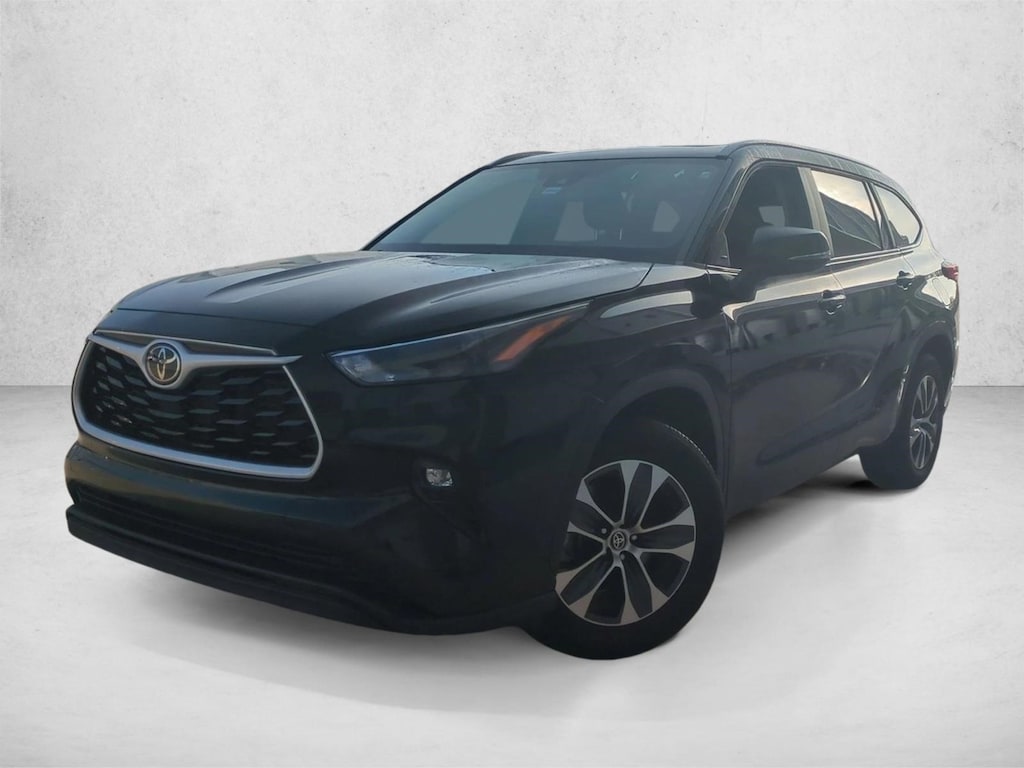 Used 2023 Toyota Highlander XLE SUV