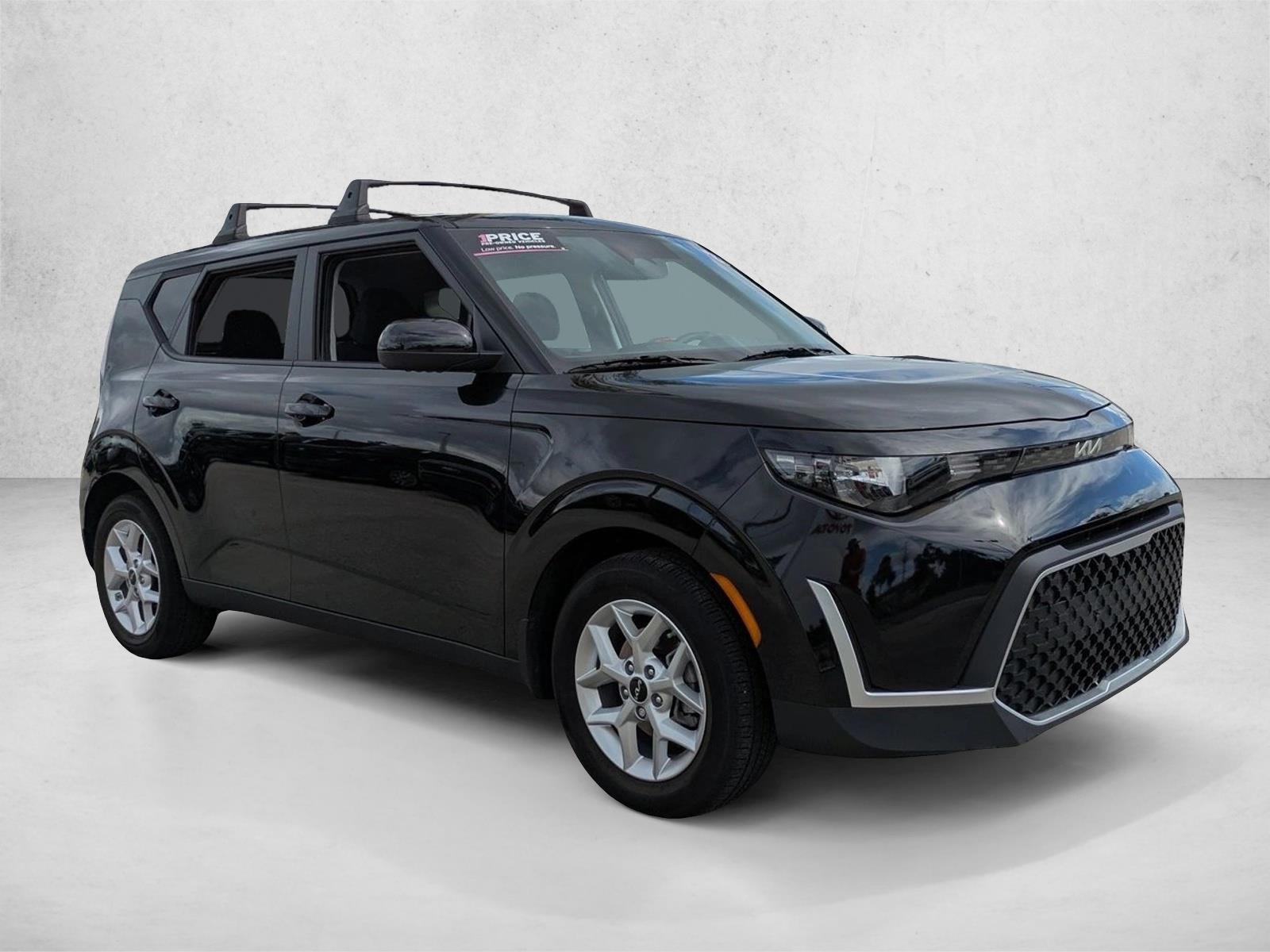 2023 Kia Soul LX photo 3