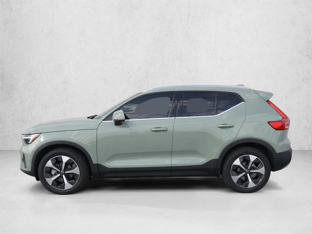 Used 2023 Volvo XC40 B5 AWD Plus Bright SUV