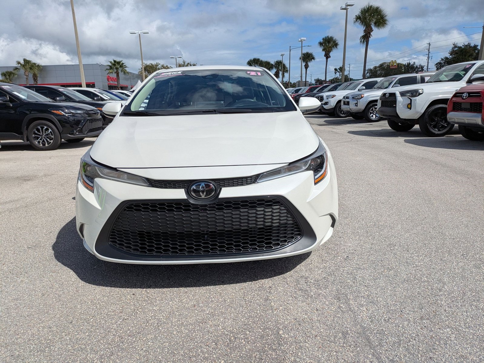 2021 Toyota Corolla LE Premium photo 2