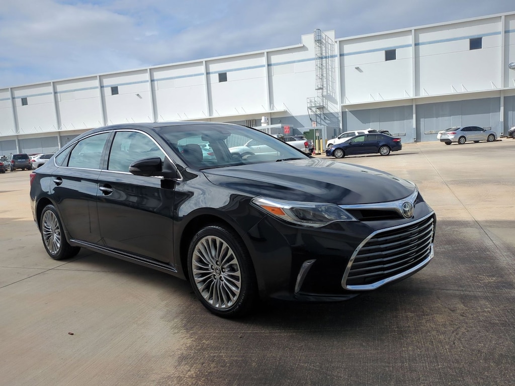 Used 2017 Toyota Avalon Limited Sedan