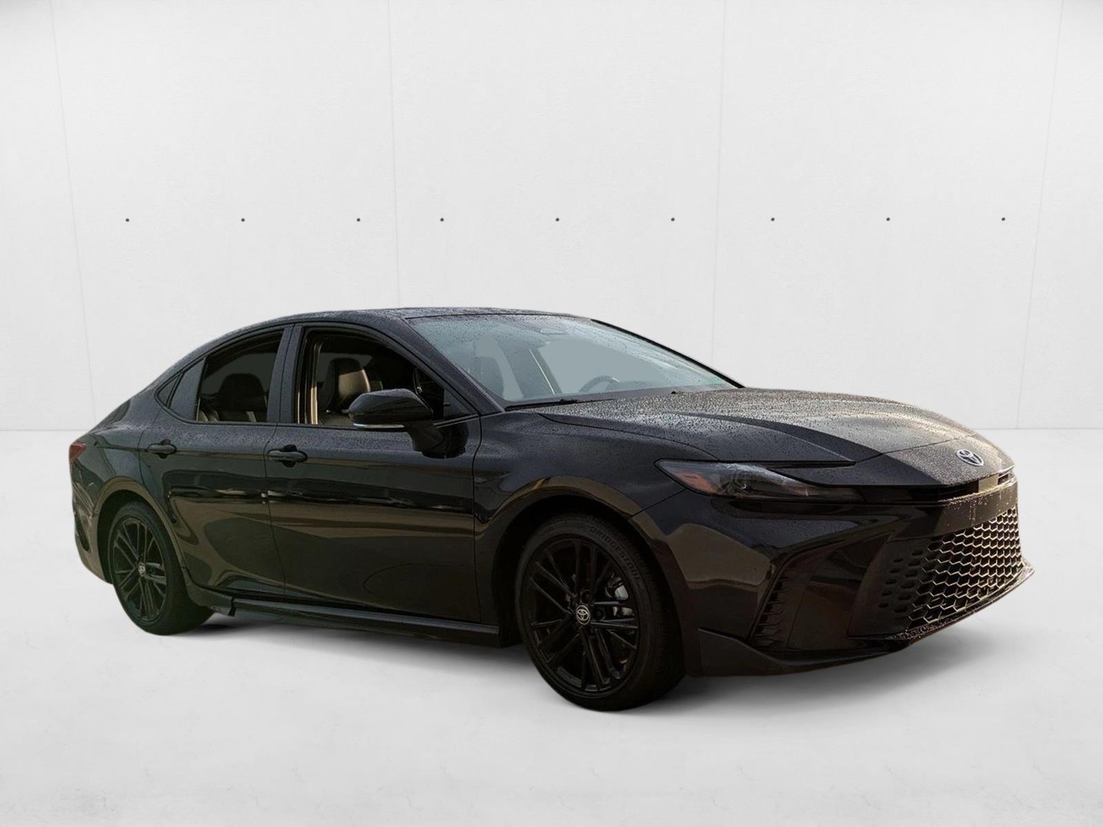 2025 Toyota Camry SE photo 3