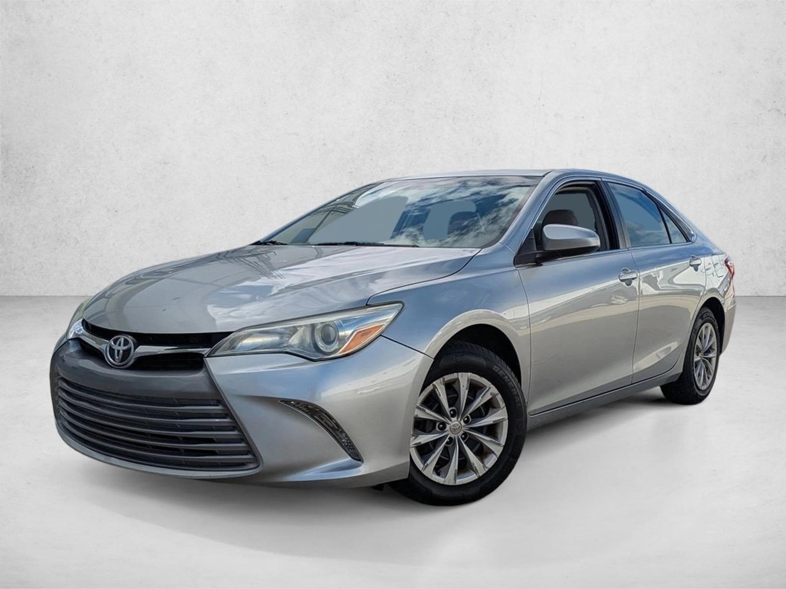 2017 Toyota Camry LE's photo