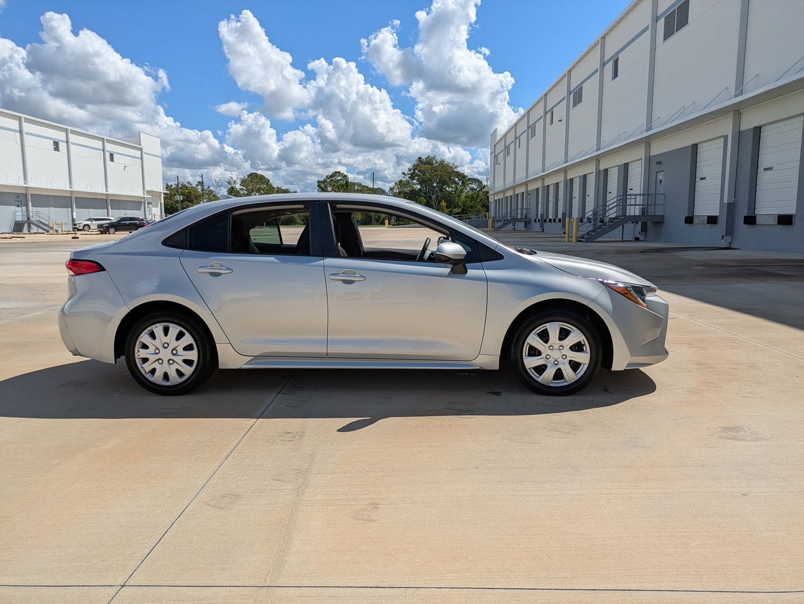 2021 Toyota Corolla LE photo 4