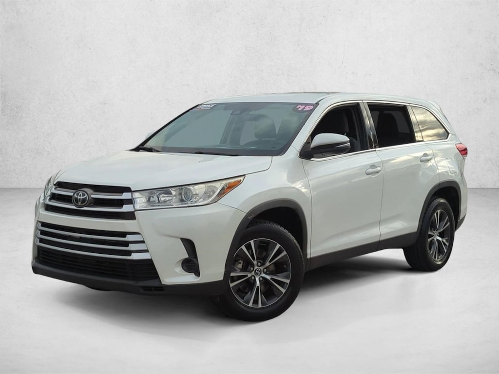 Certified 2019 Toyota Highlander LE I4 SUV