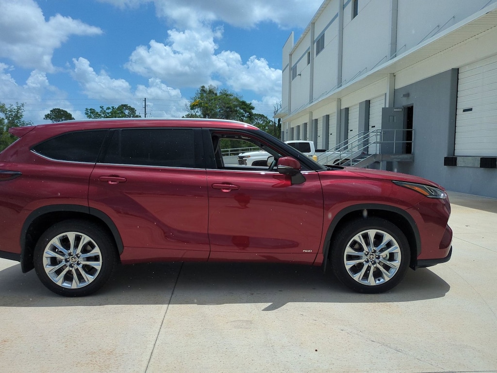 Certified 2026 Toyota Highlander Hybrid Limited SUV