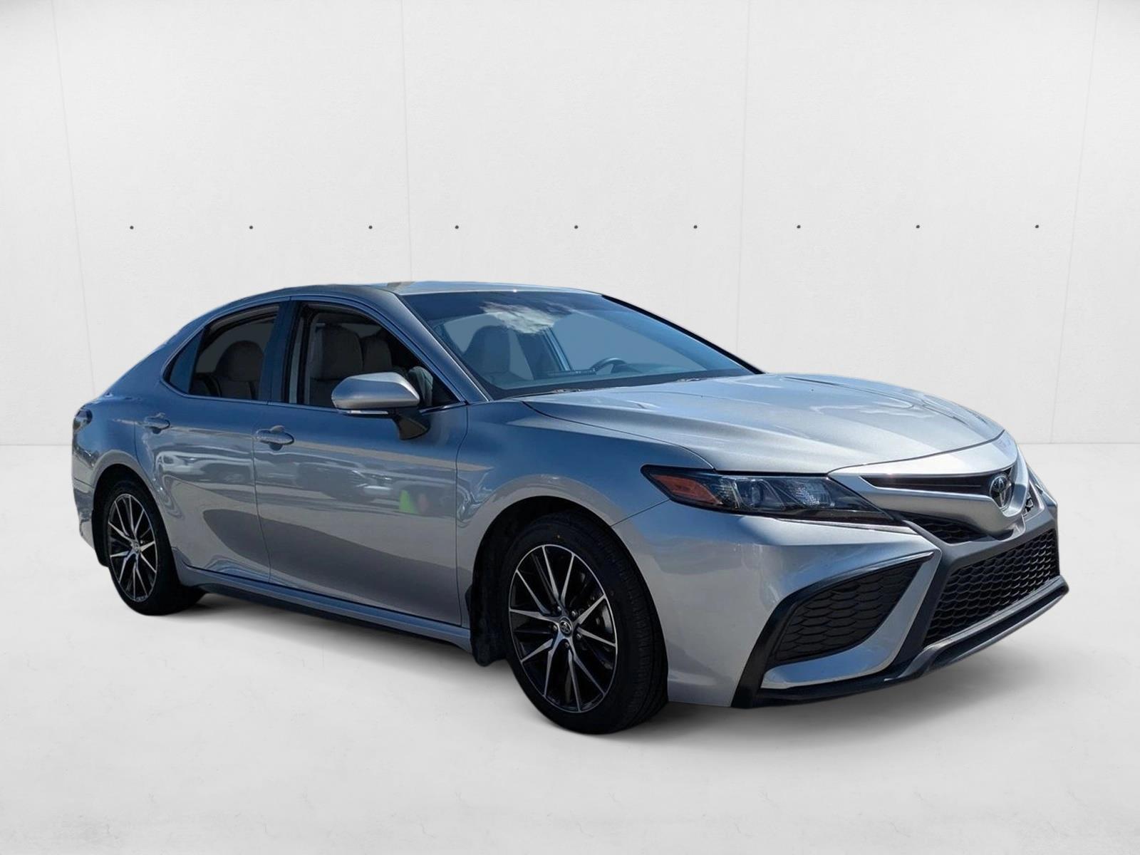 2024 Toyota Camry SE photo 3