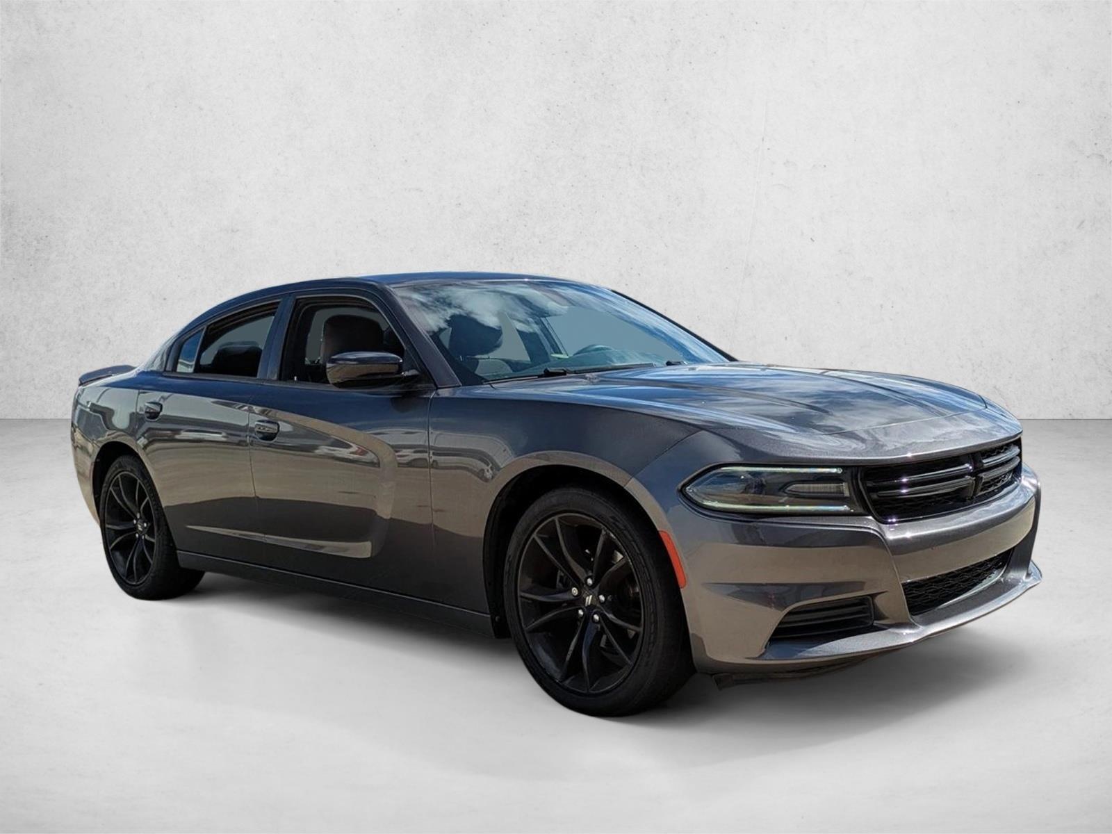 2018 Dodge Charger SXT photo 3