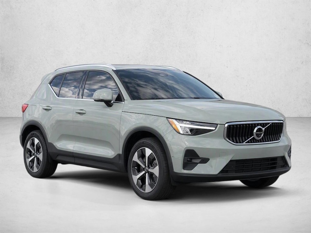 Used 2023 Volvo XC40 B5 AWD Plus Bright SUV