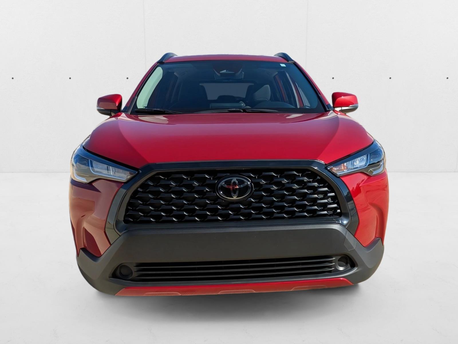 2024 Toyota Corolla Cross LE photo 2