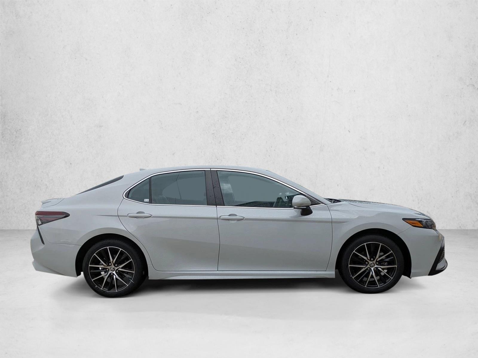 2024 Toyota Camry SE photo 4