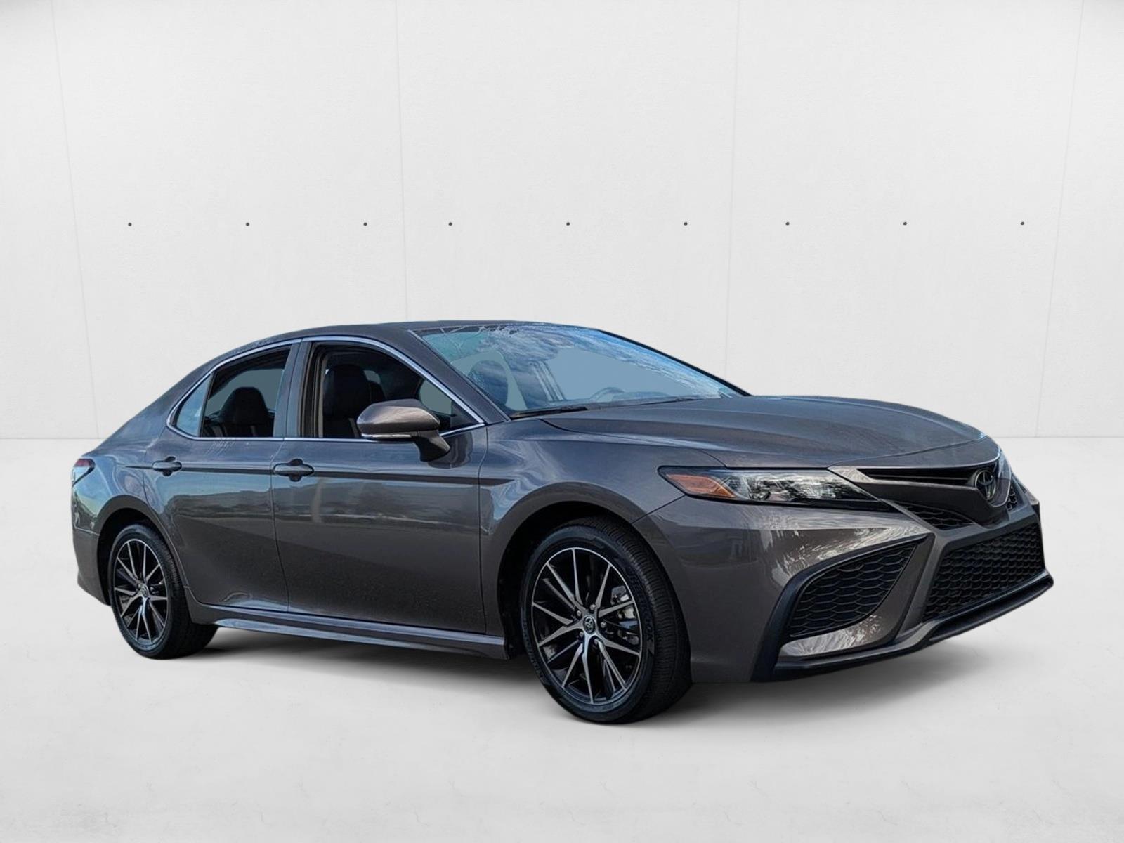2024 Toyota Camry SE photo 3