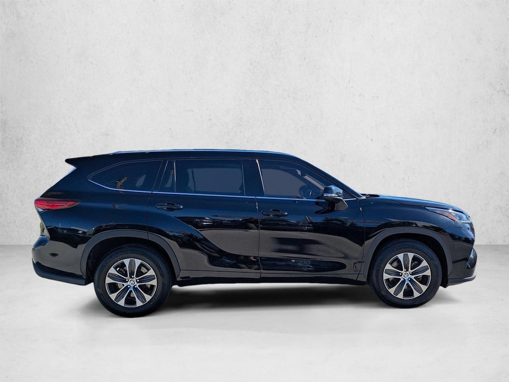 Used 2020 Toyota Highlander XLE SUV