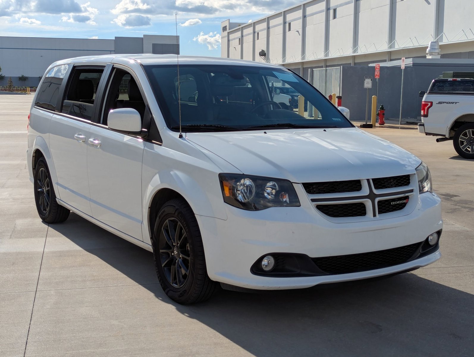 2020 Dodge Grand Caravan GT photo 2