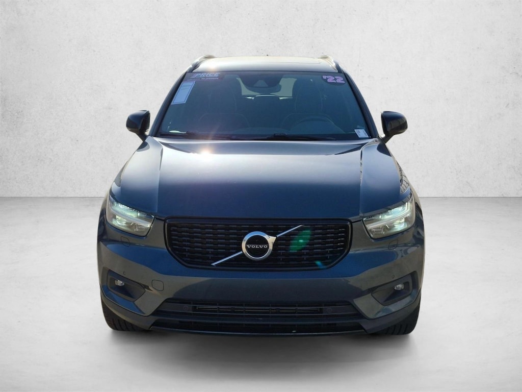 Used 2022 Volvo XC40 T5 AWD R-Design SUV