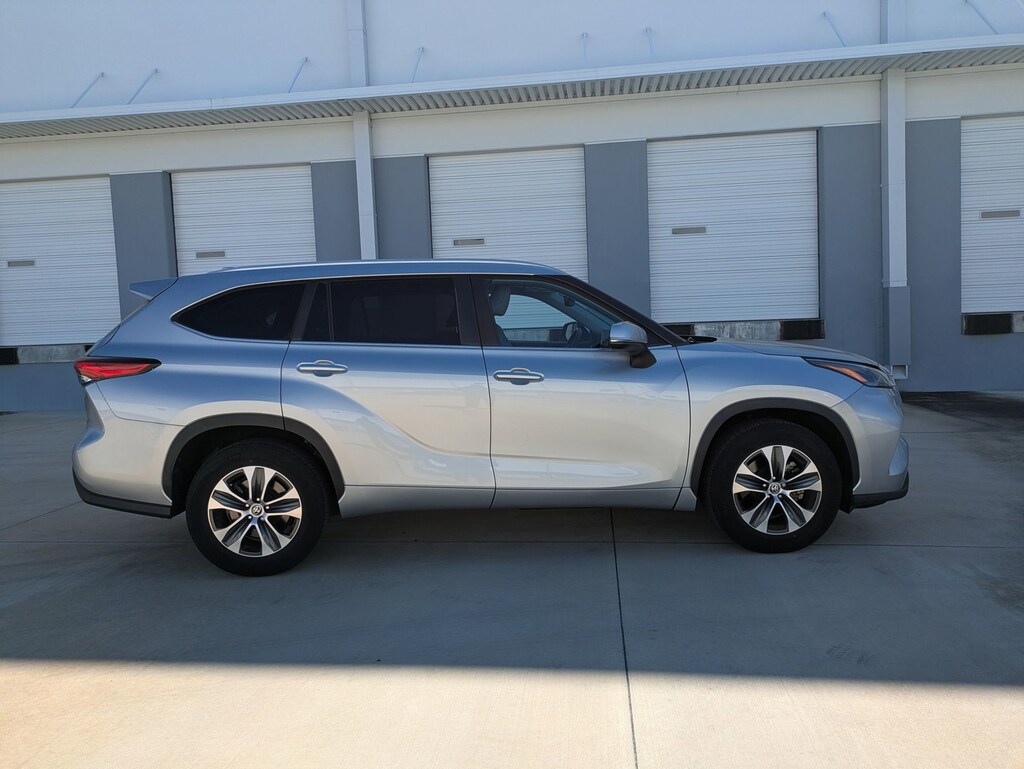 Used 2023 Toyota Highlander XLE SUV