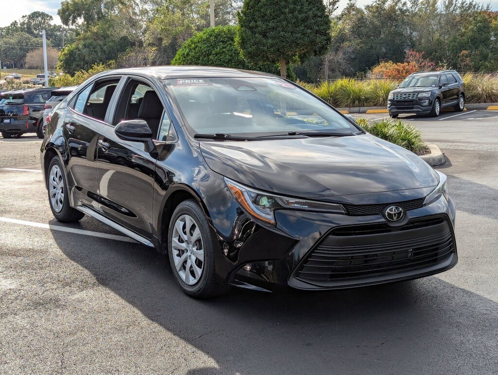 Used 2025 Toyota Corolla LE Sedan