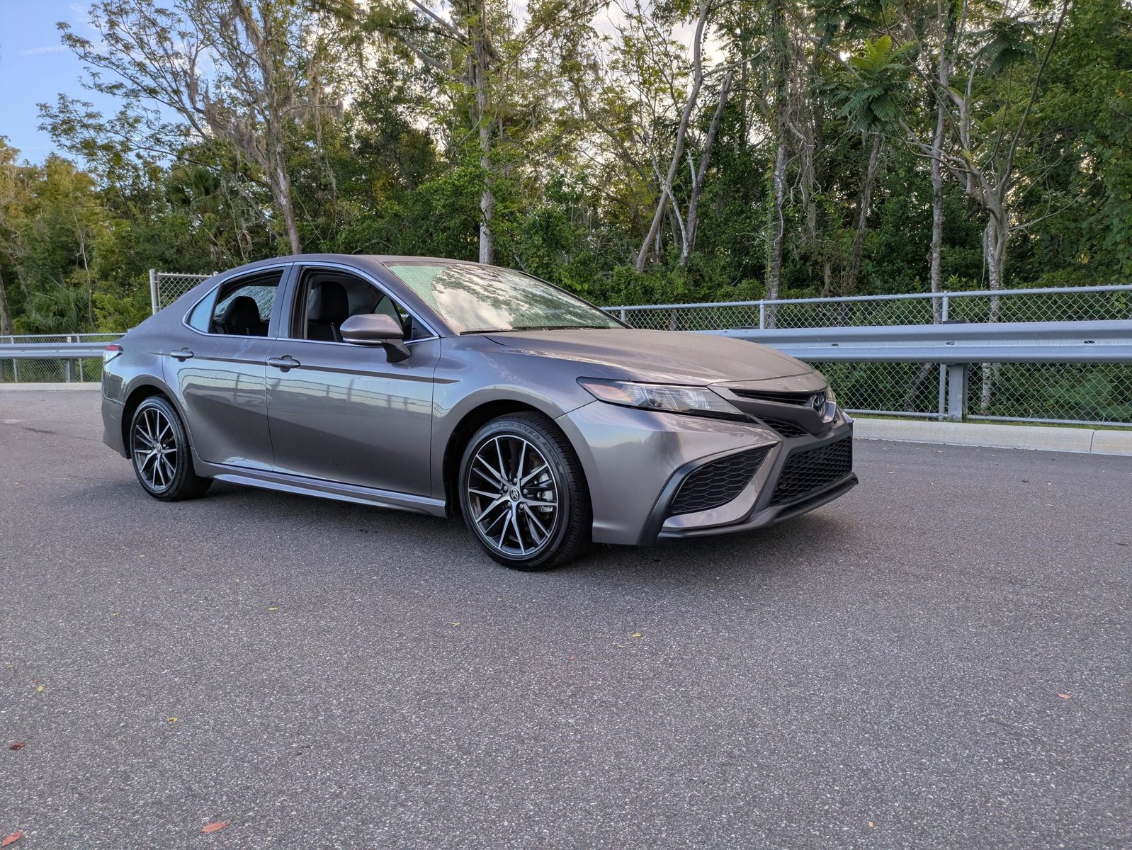 2024 Toyota Camry SE photo 3