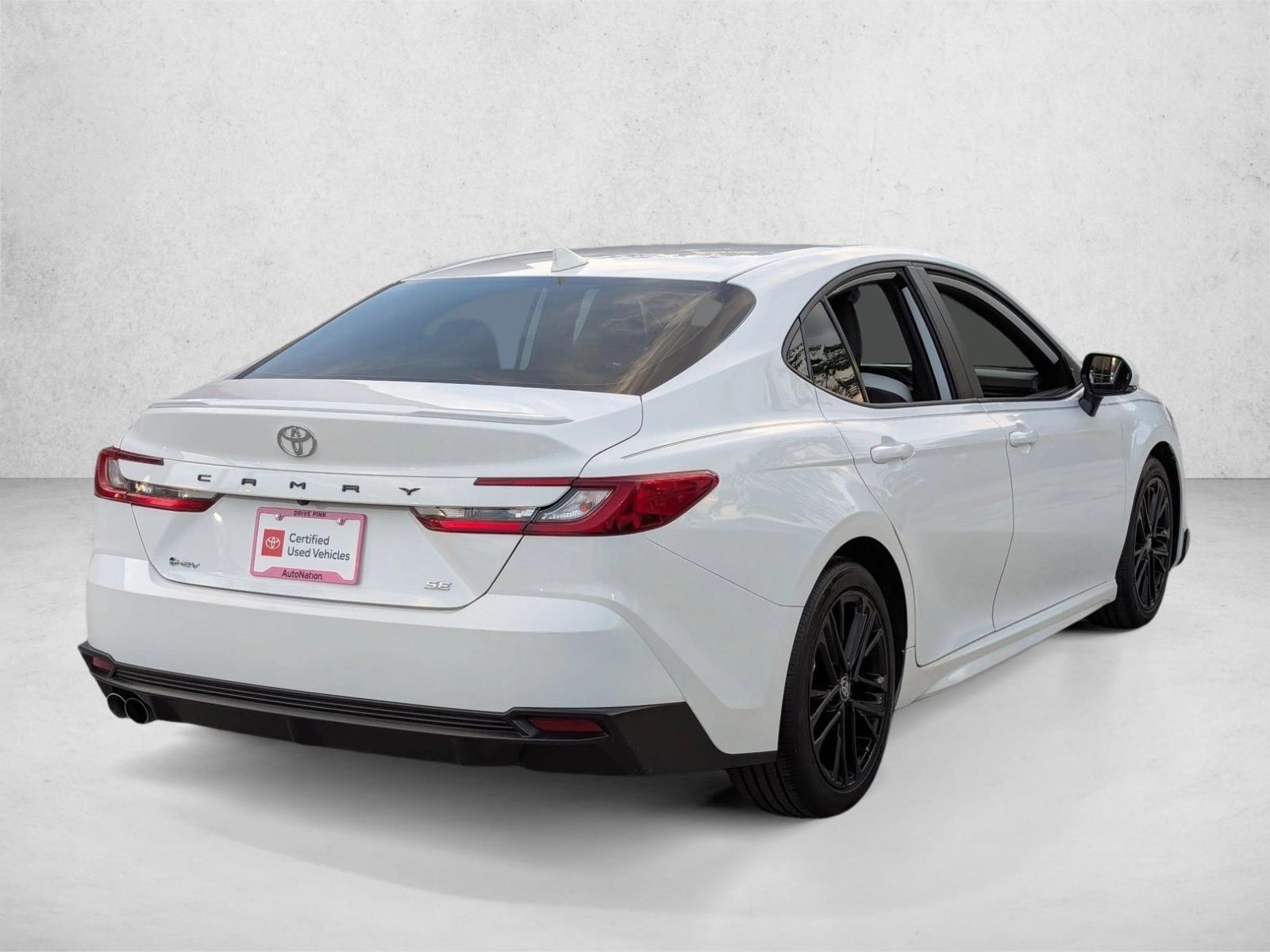 2025 Toyota Camry SE photo 4