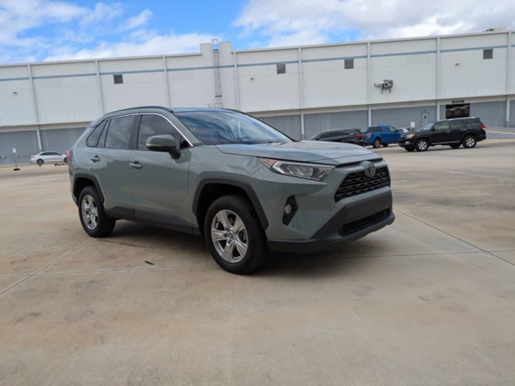 Used 2020 Toyota RAV4 XLE SUV