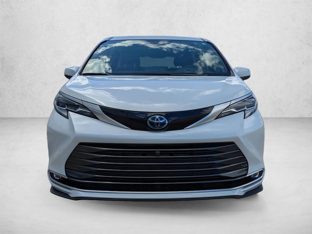 Certified 2023 Toyota Sienna Platinum 7 Passenger Van Passenger Van