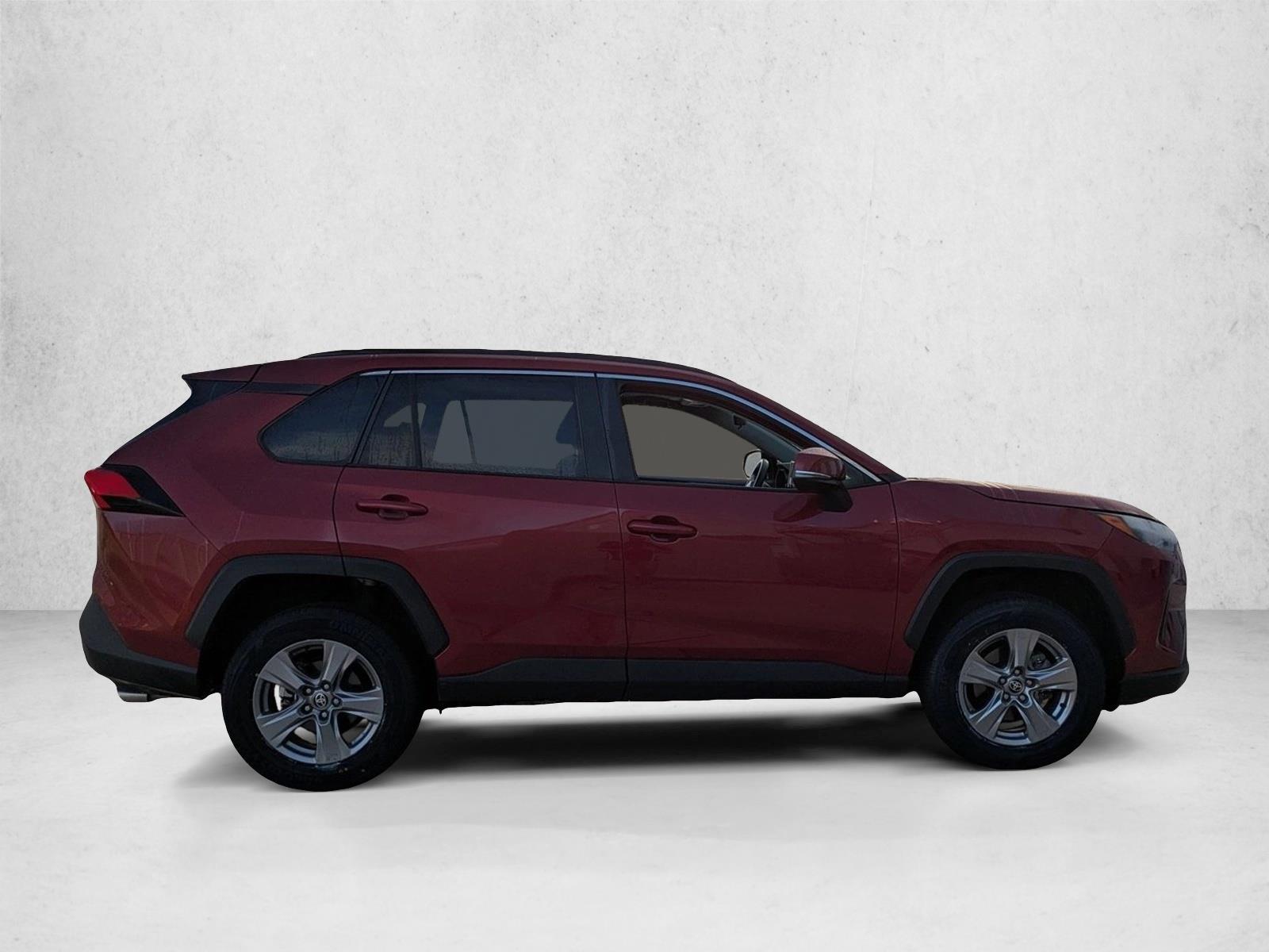 2024 Toyota RAV4 XLE photo 2
