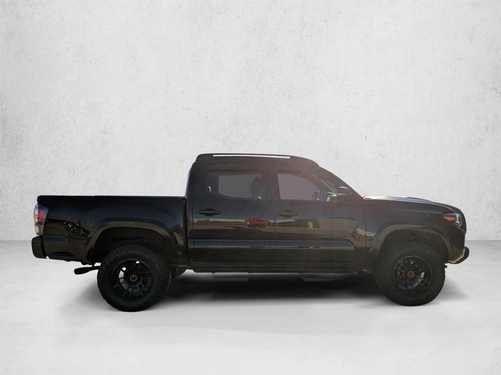 2021 Toyota Tacoma TRD Sport V6 photo 3