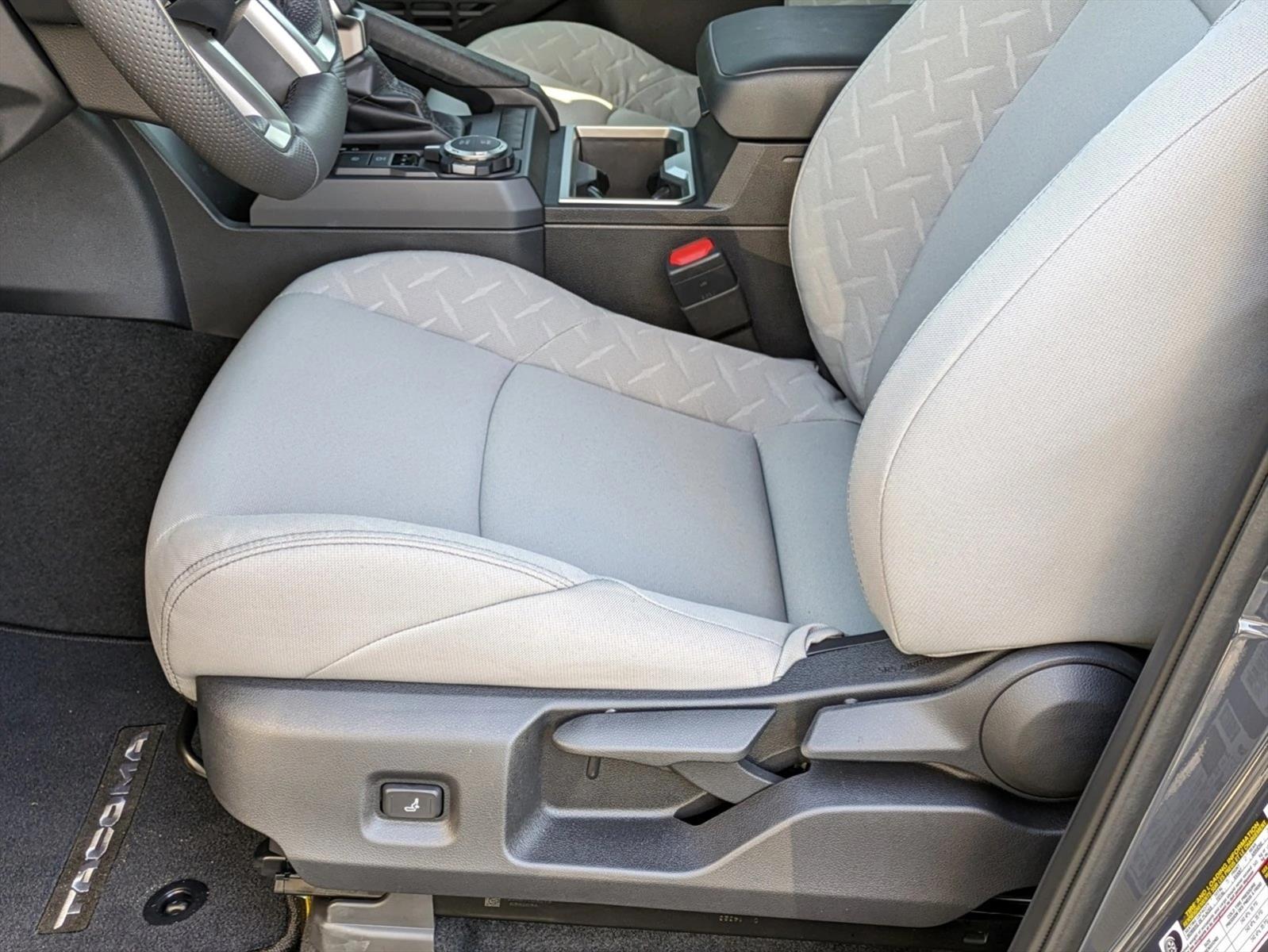 2024 Toyota Tacoma SR5 photo 4
