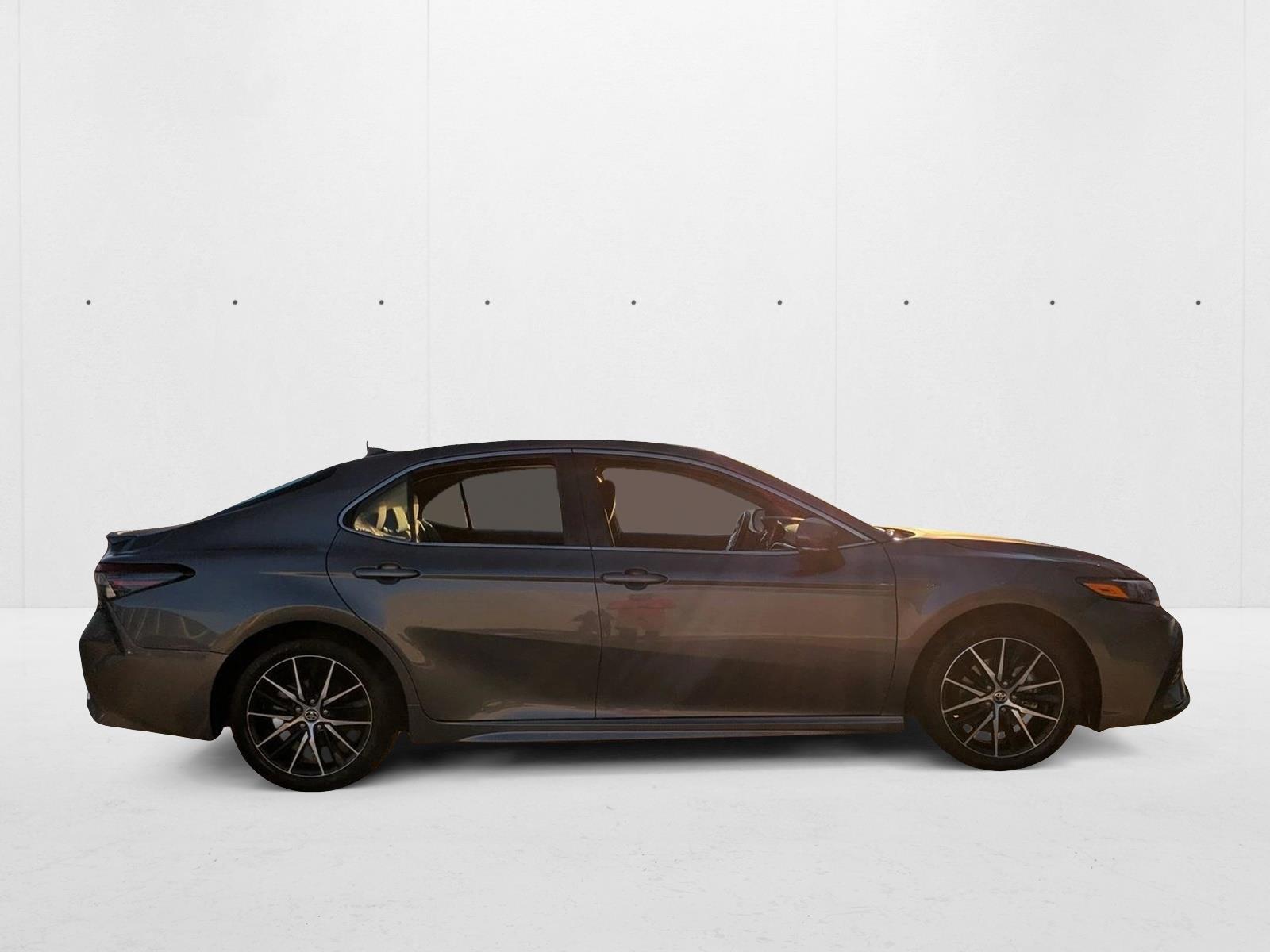 2024 Toyota Camry SE photo 4