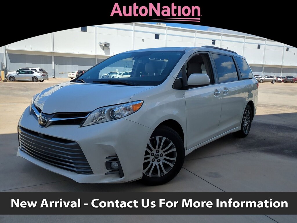 Used 2018 Toyota Sienna XLE Premium 8 Passenger Van Passenger Van