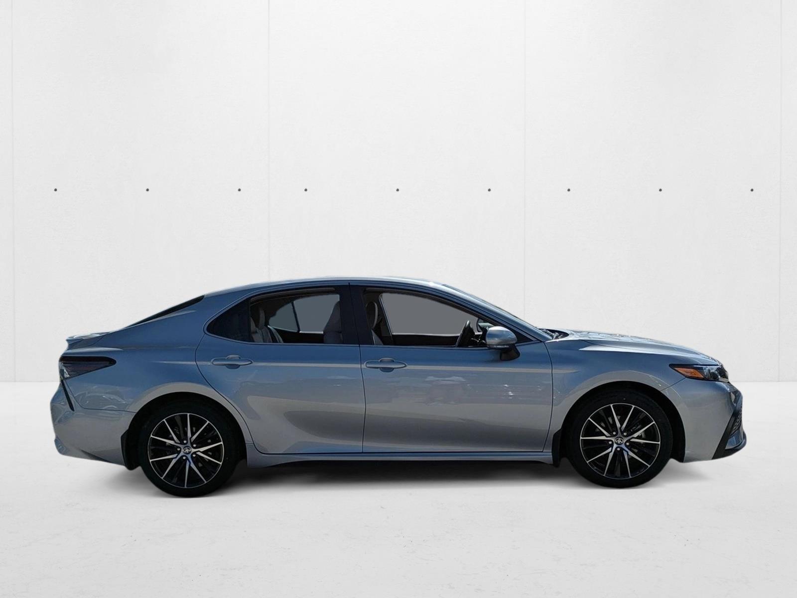 2024 Toyota Camry SE photo 4