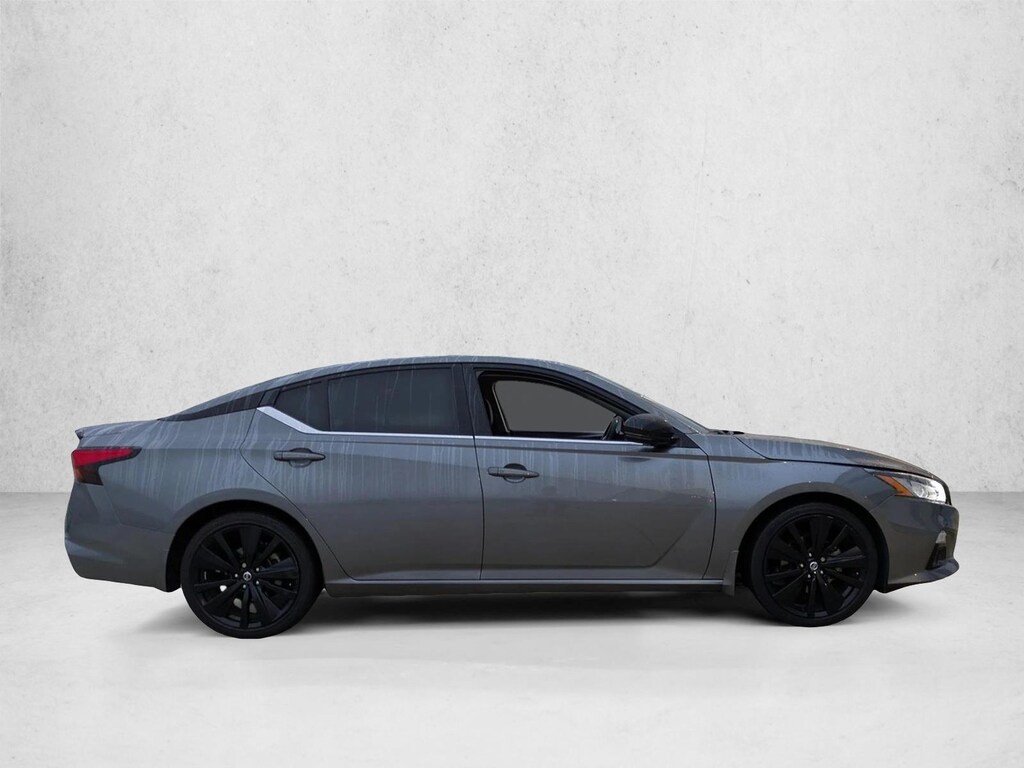 Used 2022 Nissan Altima 2.5 SR Sedan