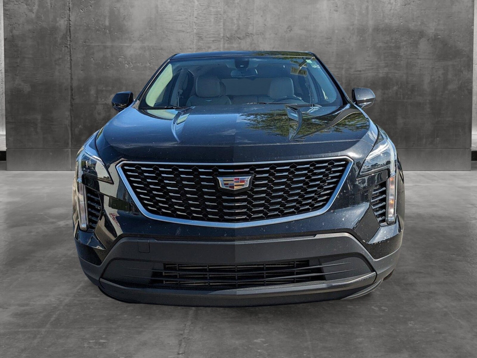 Used 2019 Cadillac XT4 Luxury with VIN 1GYAZAR45KF109490 for sale in Davie, FL