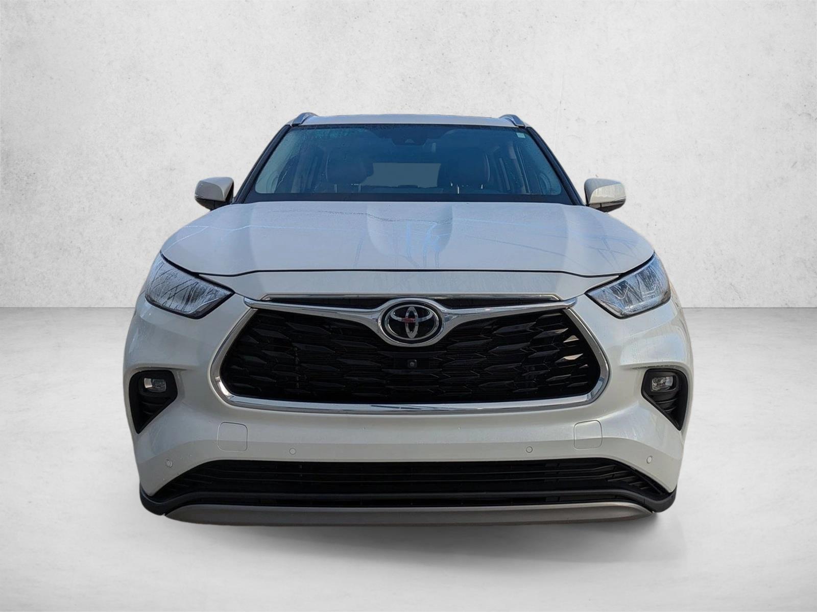2024 Toyota Highlander Platinum photo 2