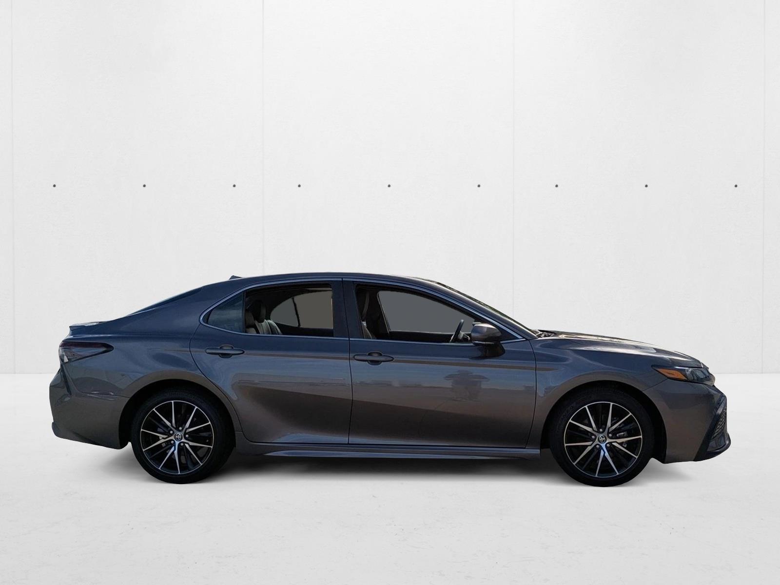 2024 Toyota Camry SE photo 4